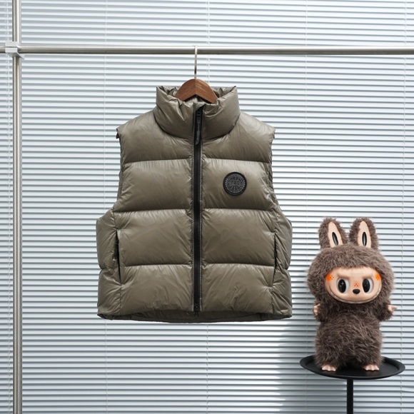 Canada Goose Olive Puffer Vest - Picture 1 of 9